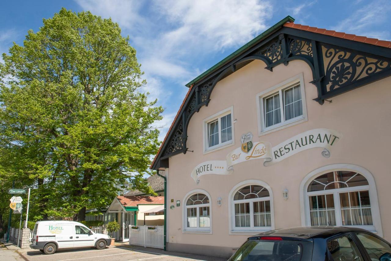 Self-Check-In Hotel Vinoq Mistelbach Exterior photo